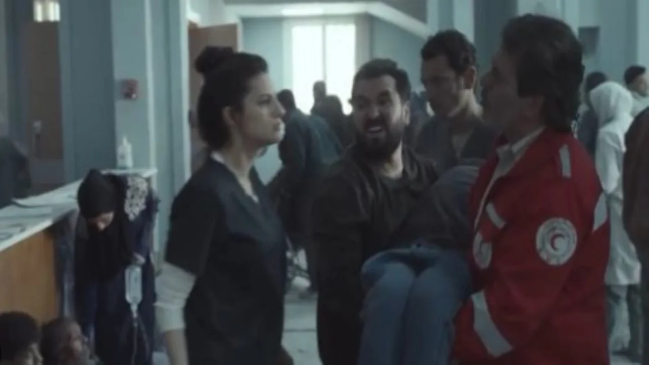 اعتقال جيش الاحتلال لكامل الباشا وكبار السن في مسلسل صحاب الأرض حلقة 8